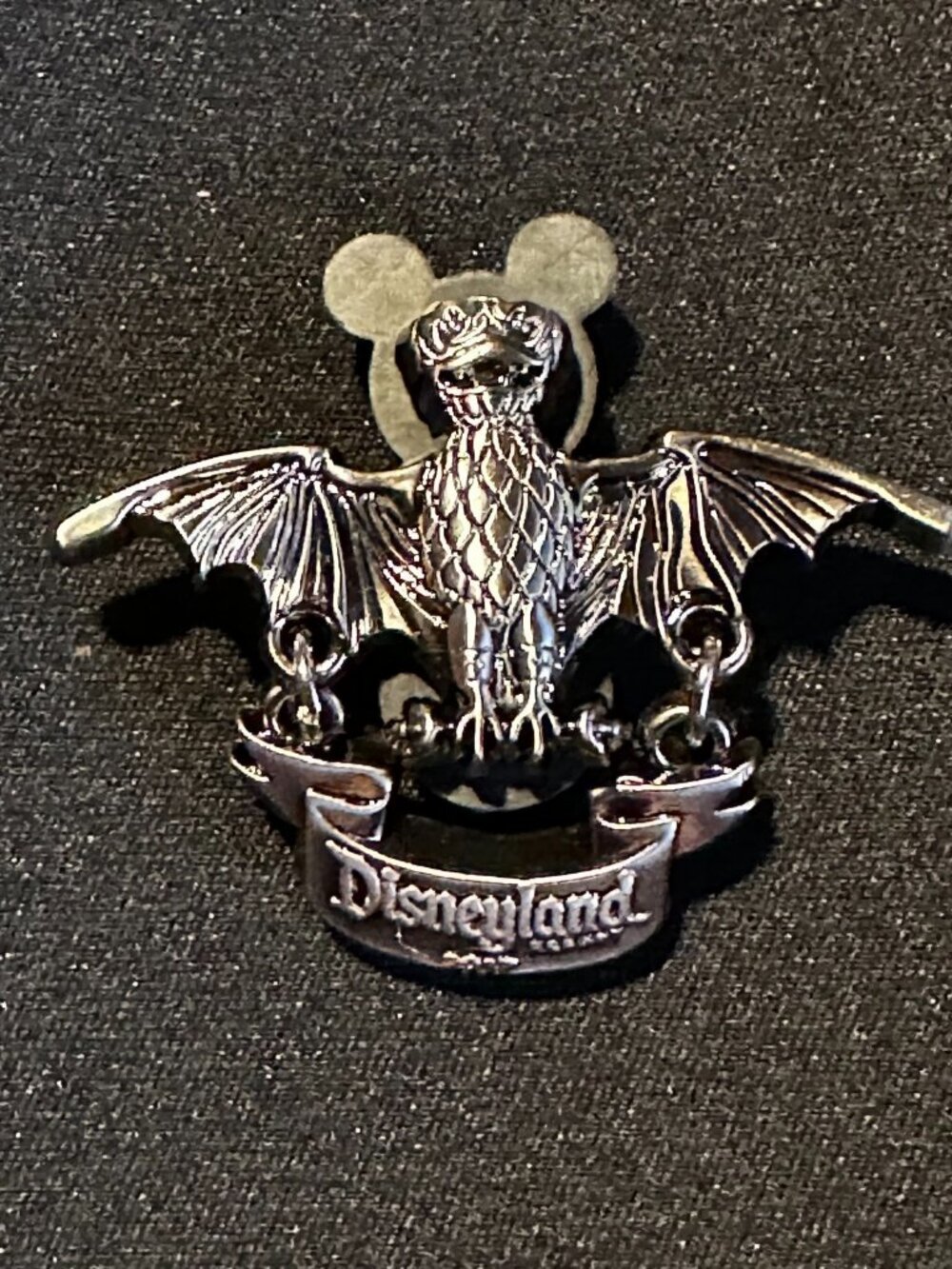 Disney 2017 Pin Disneyland Haunted Mansion Gargoyle Bat Dangle Limited Edition